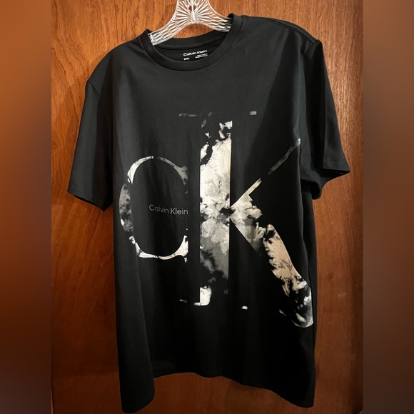 NWT- Calvin Klein Black Beauty Short Sleeves T Shirt Size Small - Picture 5 of 7